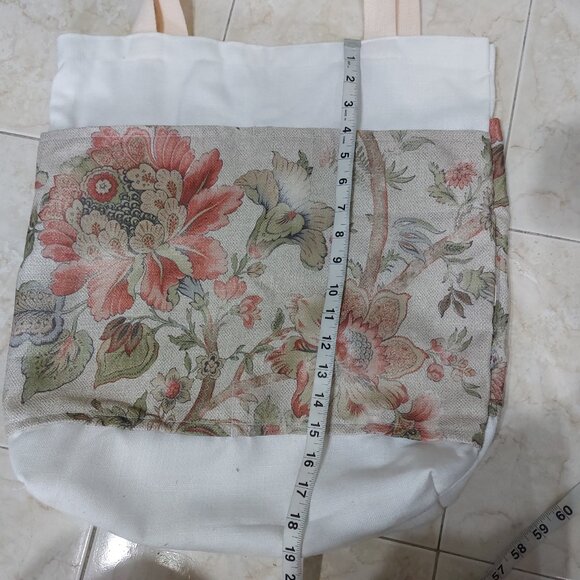 Handmade DIY Tote Bag Lots of Front Pockets 2 Inside Pockets Mixed Floral White - Picture 3 of 6